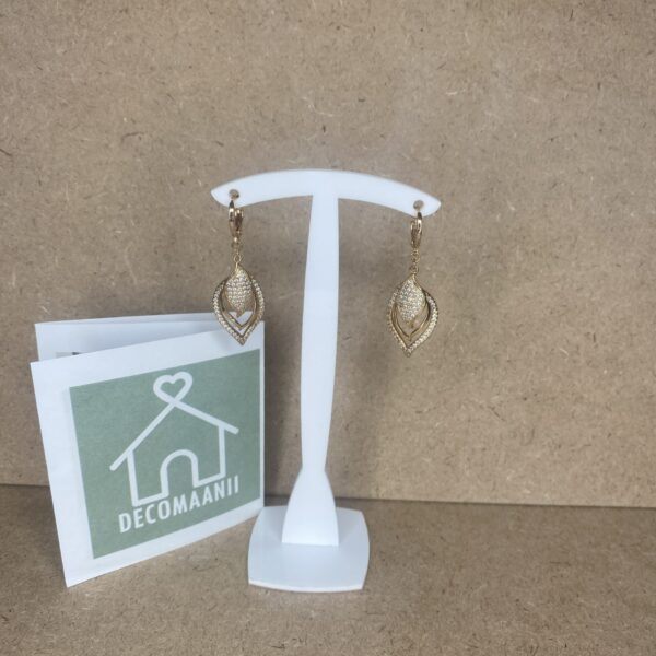 استند گوشواره پلکسی کد 1 سفید