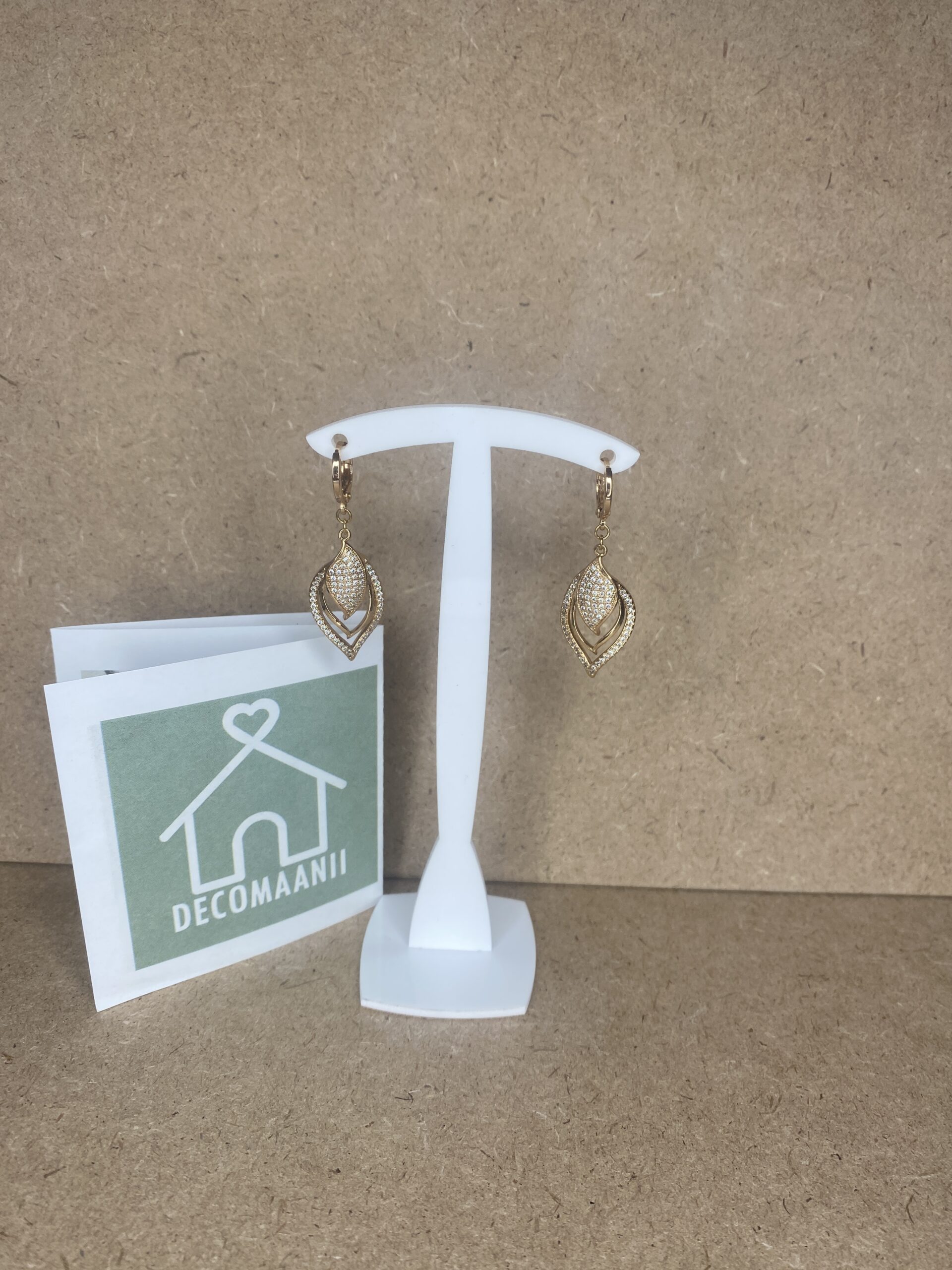 استند گوشواره پلکسی کد 1 سفید