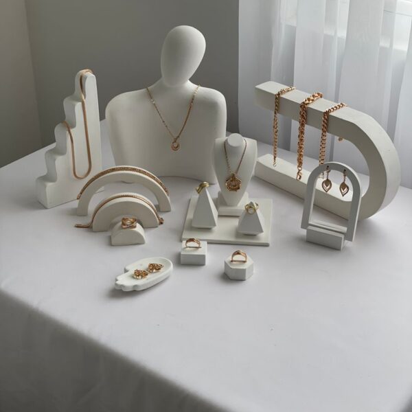 پک ویترین آماده جواهرات – کانسپت مینیمال سفید